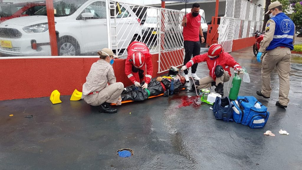 HU pede ajuda para identificar homem que se envolveu em acidente em Cascavel