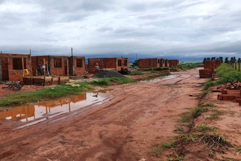 Construção de 32 moradias chega a 25% de conclusão em Flórida
