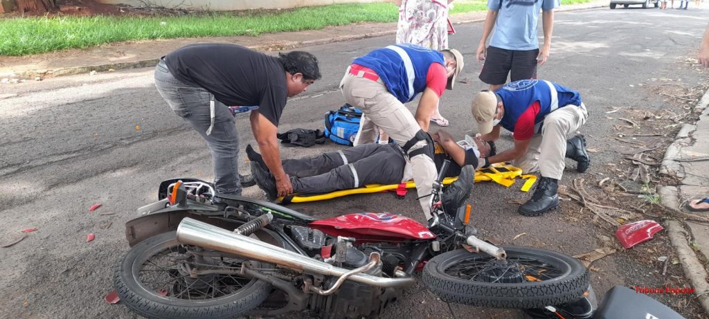 Motociclista e passageira do veículo ficam feridos após colisão na Vila Maracanã, em Foz