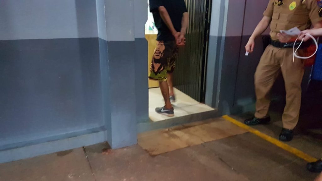 Suspeito de furto é detido dentro de restaurante no Centro