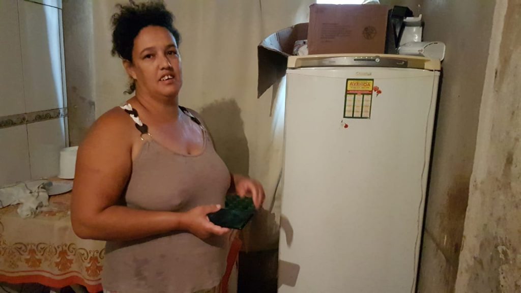Mulher que teve casa incendiada em 2018 no Bairro Melissa ainda passa por dificuldades