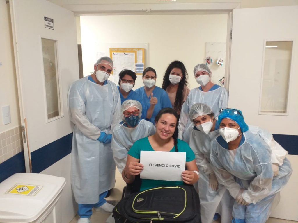 Gestante que ficou 10 dias internada em decorrência da Covid-19 teve filho prematuro e conta sobre recuperação
