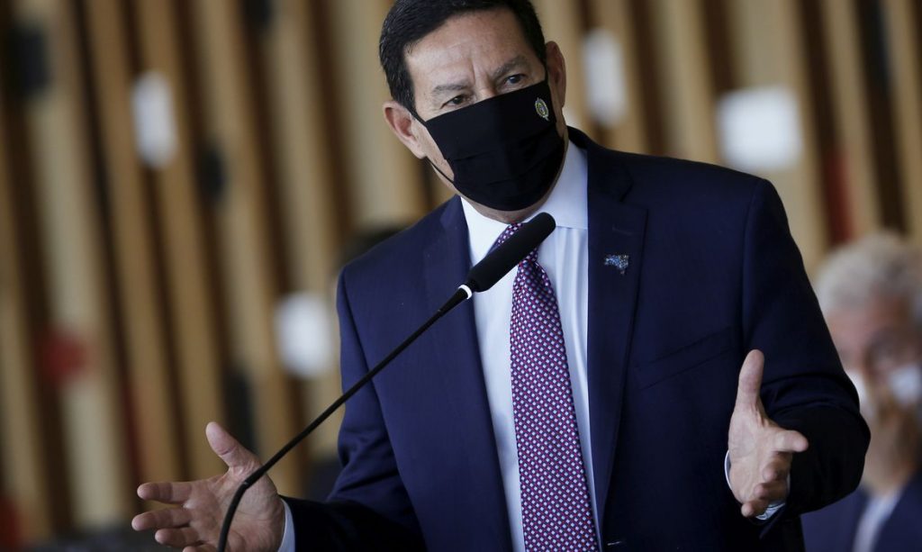Mourão defende teto de gastos e nova reforma da Previdência