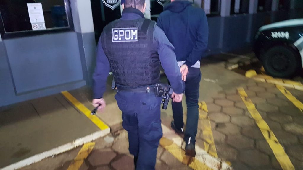 Condutor é flagrado no exame de etilômetro e preso pela Guarda Municipal na Av. Tito Muffato