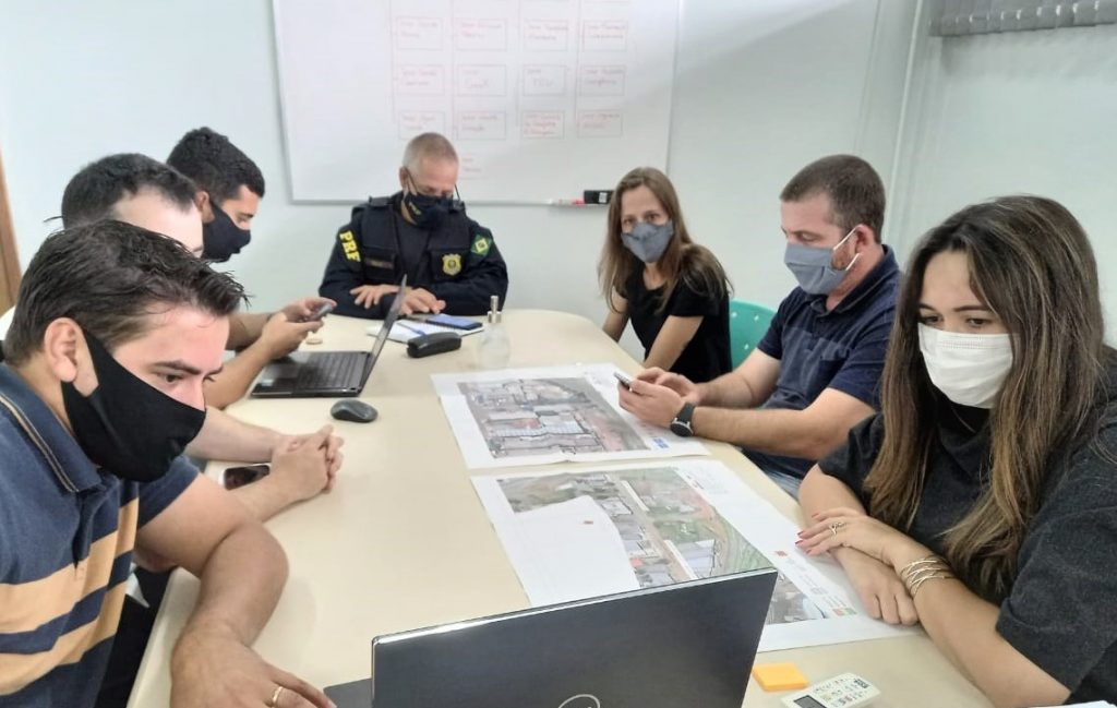Obras no Trevo: Ruas do Bairro Cataratas começam a ser estruturadas para receber o futuro fluxo da rodovia Obras no Trevo: Ruas do Bairro Cataratas começam a ser estruturadas para receber o futuro fluxo da rodovia