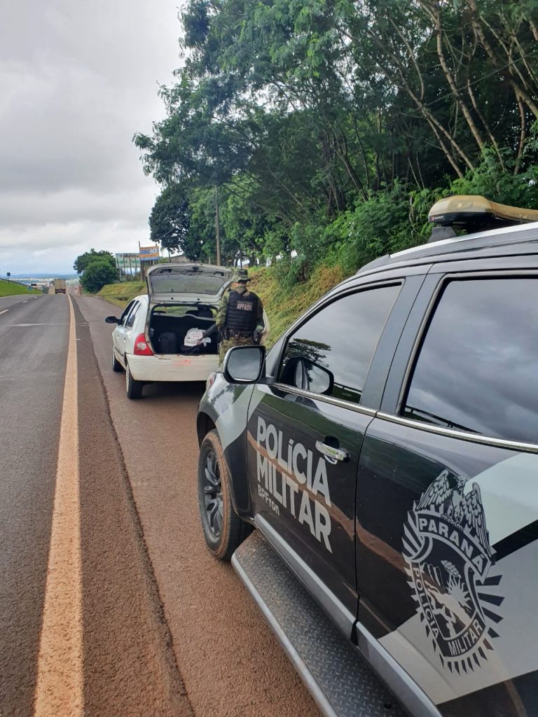 BPFron apreende produtos estrangeiros em veículo durante Operação Hórus em Medianeira BPFron apreende produtos estrangeiros em veículo durante Operação Hórus em Medianeira