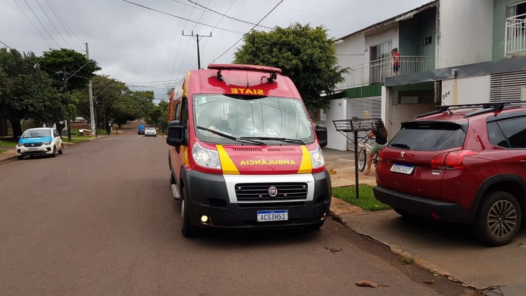 Vítima de queda é socorrida pelo Siate no Bairro São Cristóvão Vítima de queda é socorrida pelo Siate no Bairro São Cristóvão