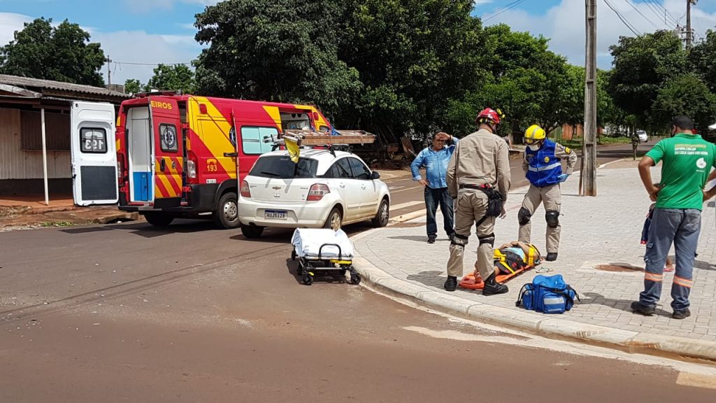 Garupa de moto fica ferido em acidente de trânsito na Rua Itália, no Bairro Cascavel Velho Garupa de moto fica ferido em acidente de trânsito na Rua Itália, no Bairro Cascavel Velho