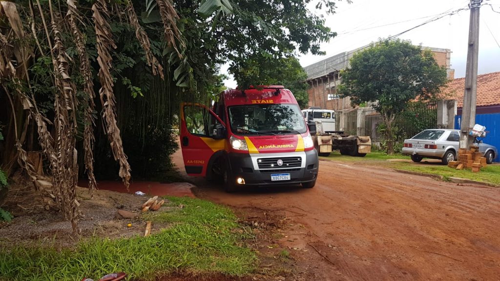Homem é resgatado pelo Siate, após tentativa de suicídio no Bairro Parque São Paulo Homem é resgatado pelo Siate, após tentativa de suicídio no Bairro Parque São Paulo