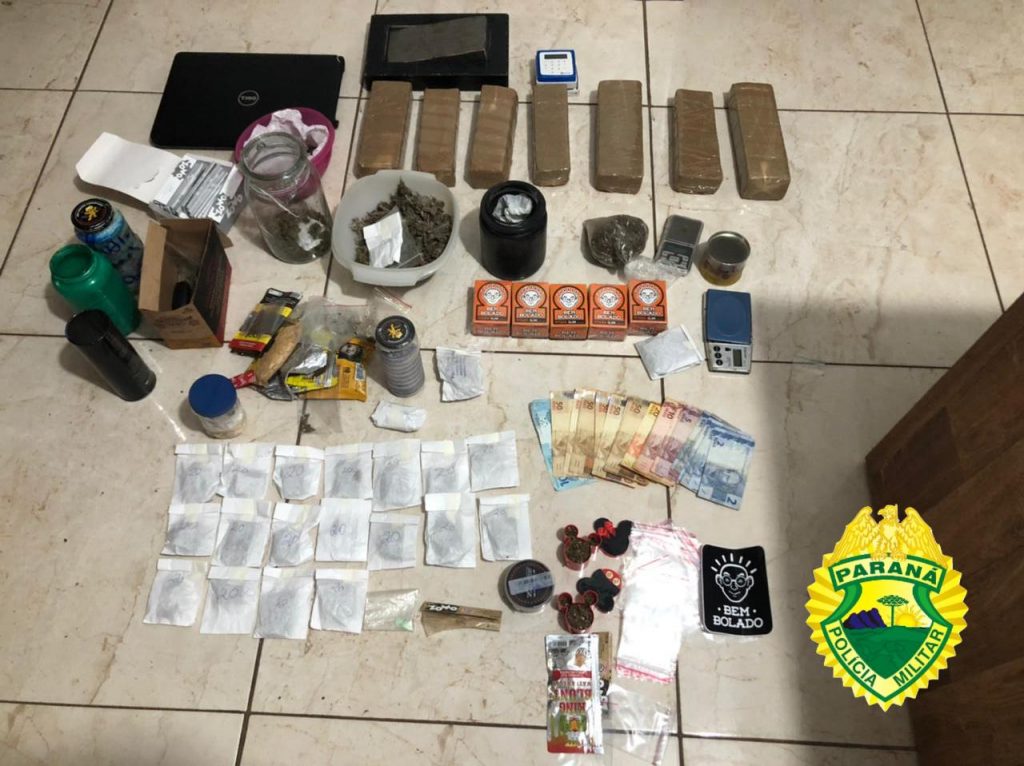 Durante tentativa de abordagem, Policiais Militares de Ubiratã apreendem drogas