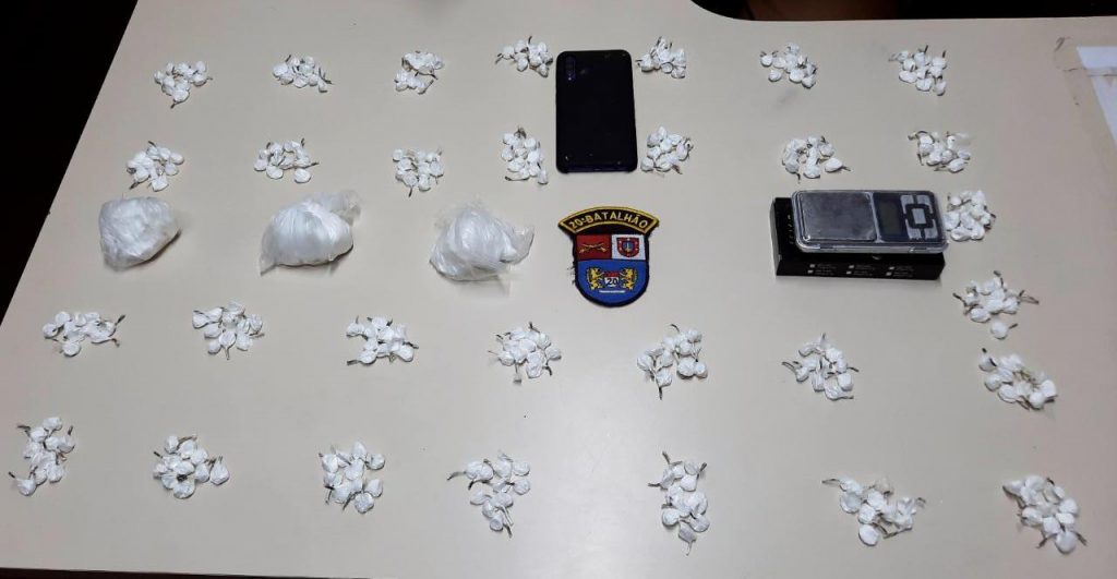Adolescente é apreendido com cocaína em Curitiba