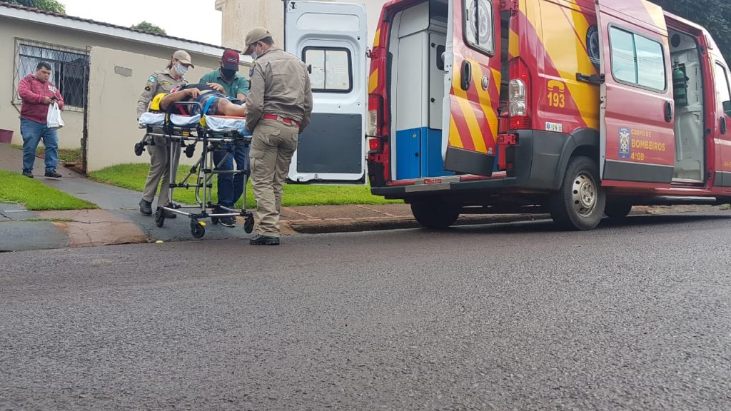 Homem de 57 anos sofre queda em casa e precisa do socorro do Siate na Rua Belém, no Cancelli