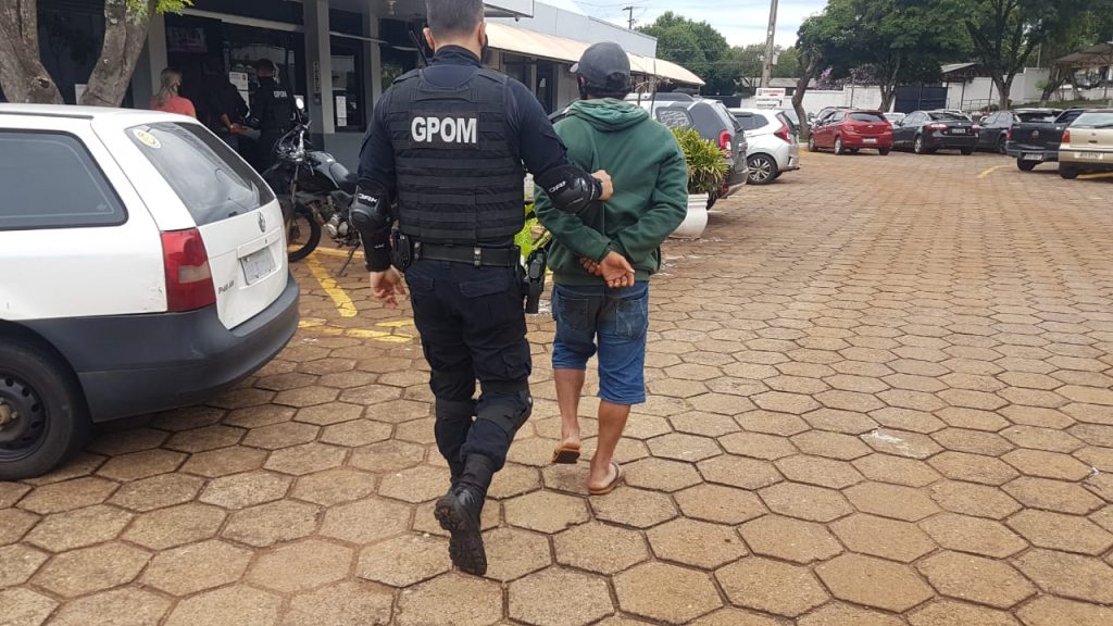 Dupla é detida pela GM com 16 pedras de crack na Praça Wilson Joffre