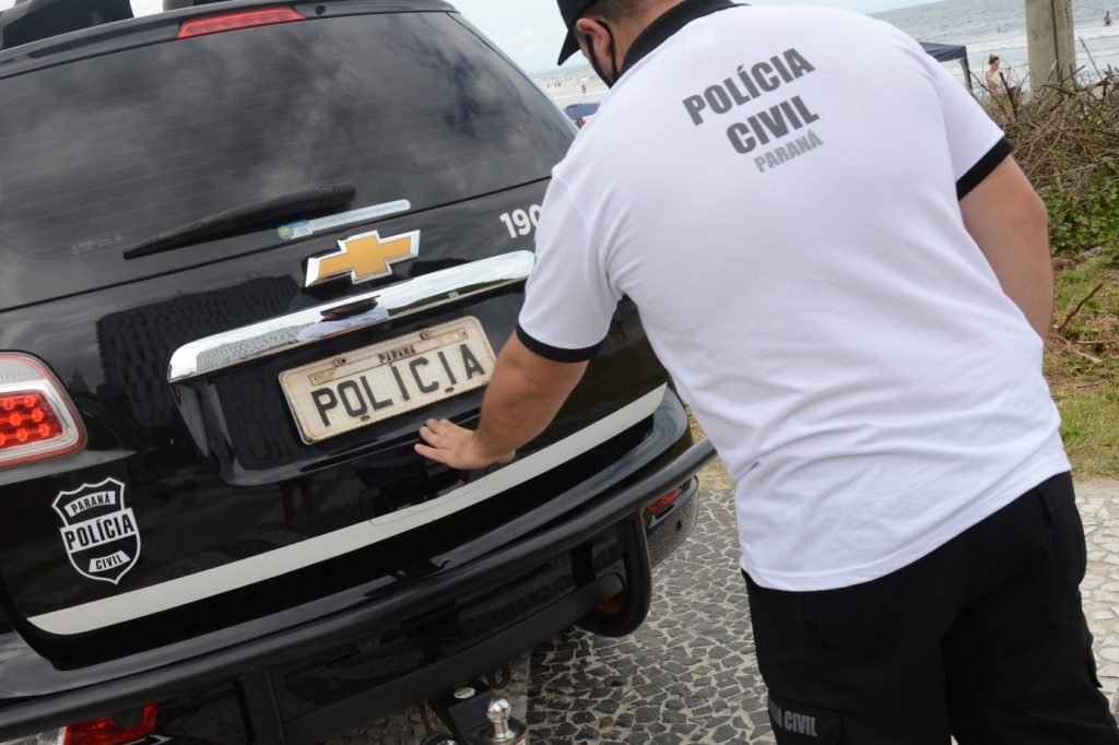 Casal de idosos é visto furtando objetos de residência em Goioerê