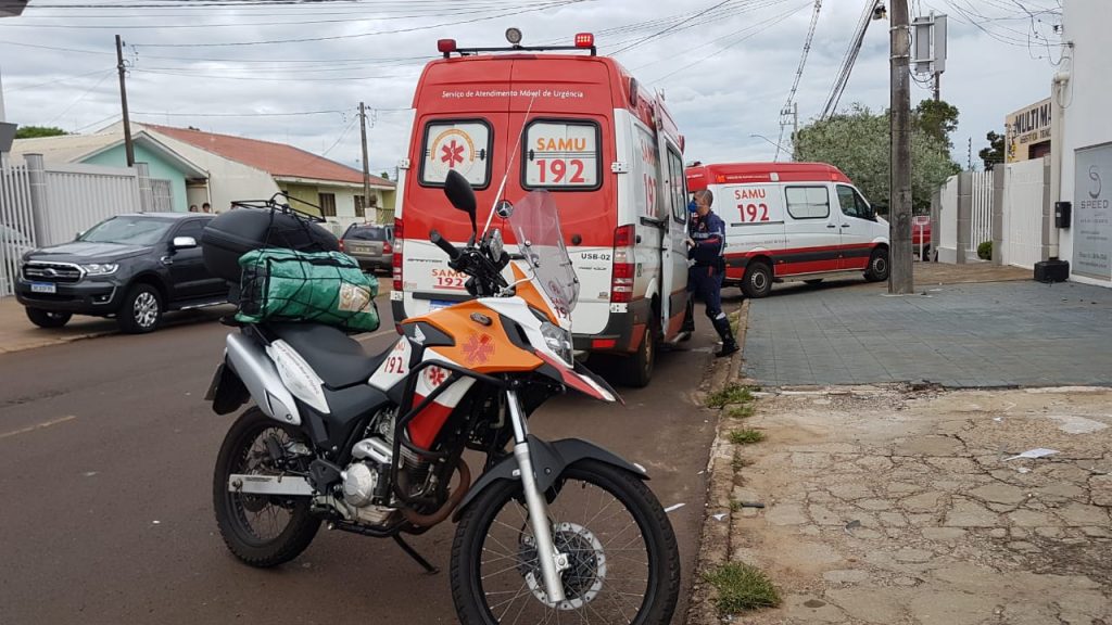 Equipes do Samu atendem vítima de atropelamento por moto no Bairro Parque São Paulo