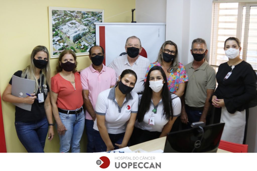 Ganhadores da Ação Entre Amigos recebem prêmios na Uopeccan de Cascavel