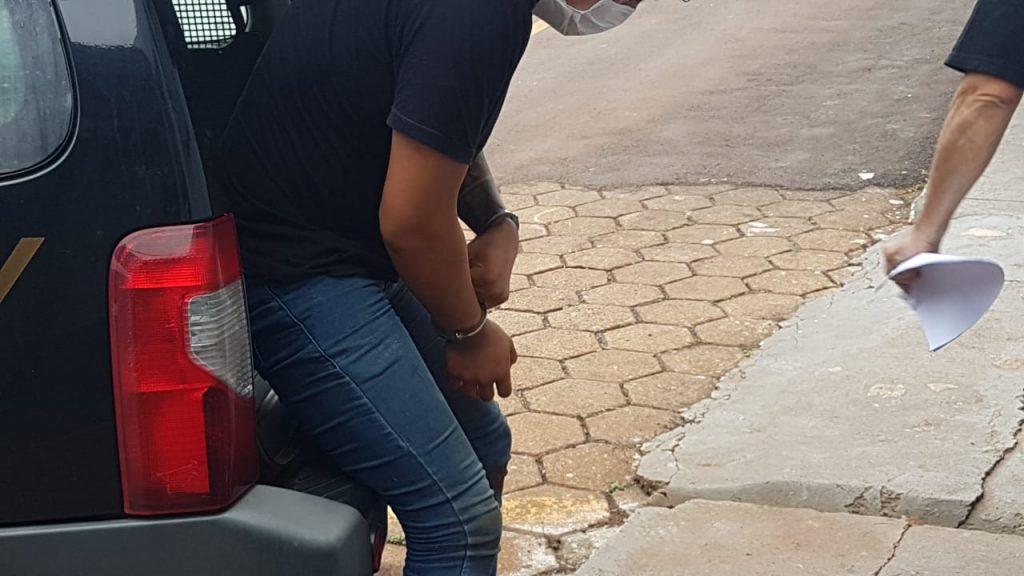 PM apreende carro com contrabando em Nova Aurora; preso foi trazido a PF em Cascavel