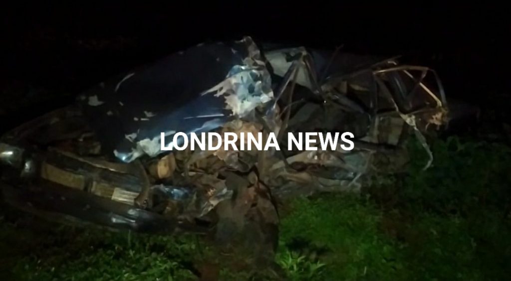 Homem de 69 anos morre após bater carro contra caminhão na PR-445, em Cambé