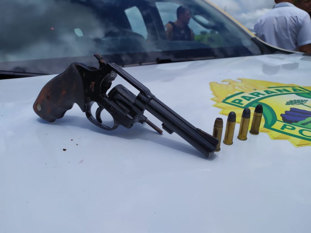 PM prende comparsa de homem morto em confronto com a PM na PR-323, em Sertanópolis