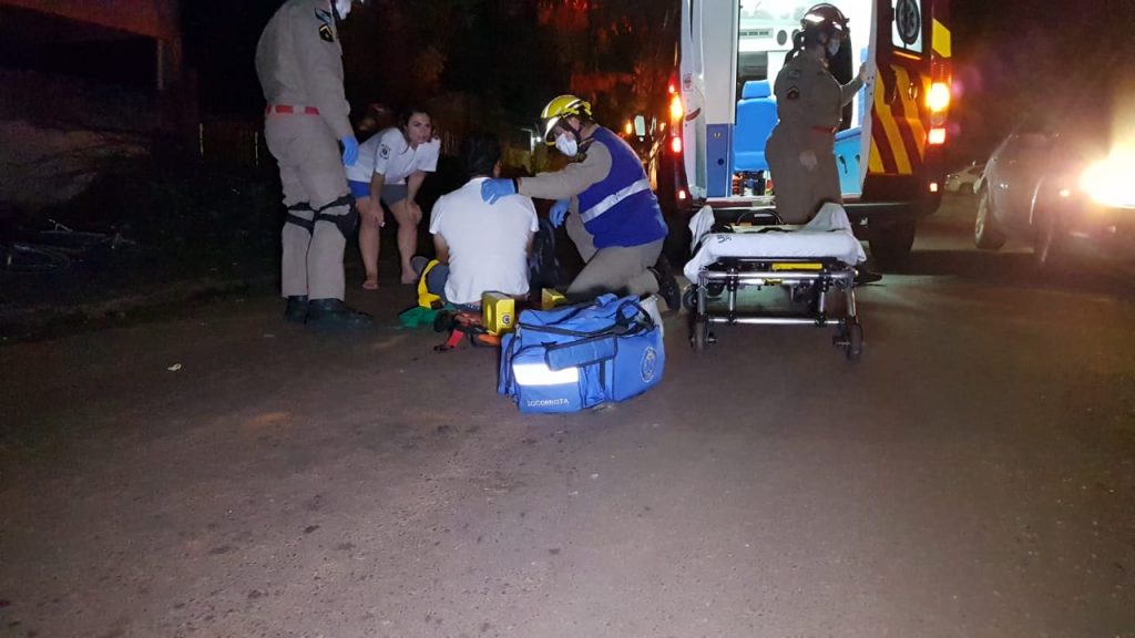 Siate atende ciclista ferido na Rua Carlos de Carvalho, no Parque São Paulo