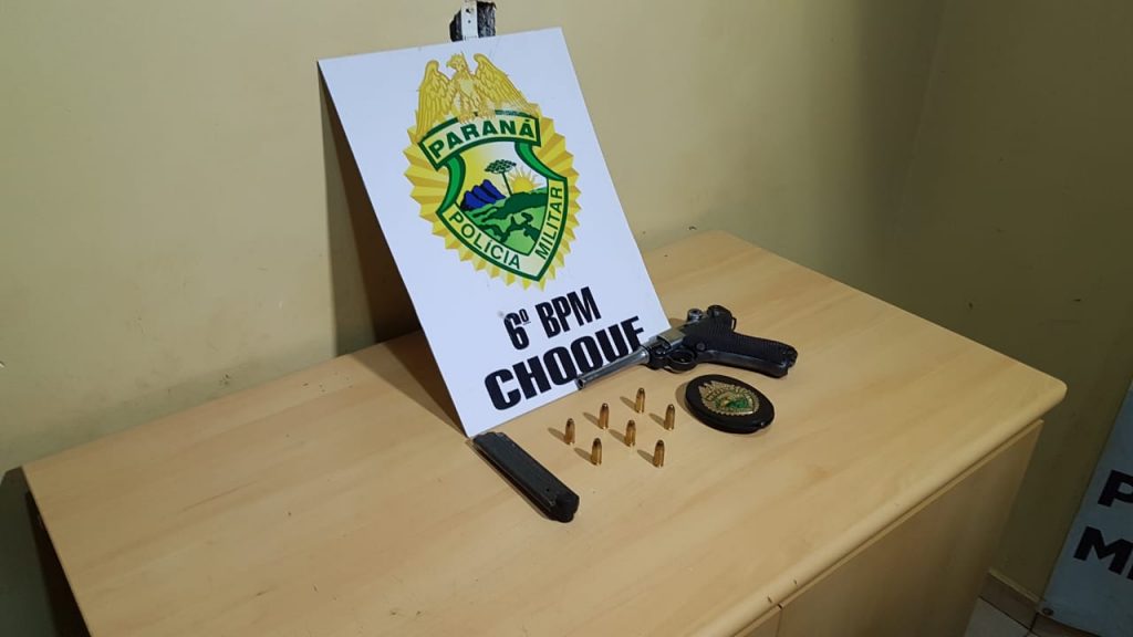Polícia Militar apreende arma calibre 9mm e detém jovem de 21 anos Polícia Militar apreende arma calibre 9mm e detém jovem de 21 anos