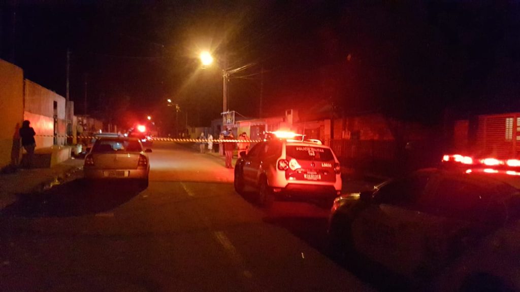 Assassinato no Bairro Interlagos estaria relacionado ao tráfico de drogas, diz delegado Assassinato no Bairro Interlagos estaria relacionado ao tráfico de drogas, diz delegado