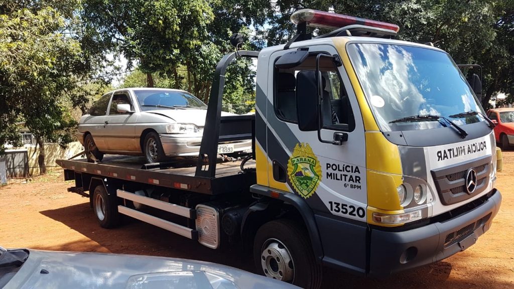 Escort furtado na sexta-feira é localizado pela PM na marginal da BR-369 Escort furtado na sexta-feira é localizado pela PM na marginal da BR-369