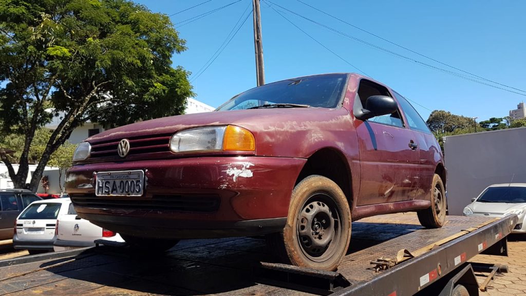 Gol furtado no São Cristóvão é localizado abandonado na Avenida das Pombas Gol furtado no São Cristóvão é localizado abandonado na Avenida das Pombas