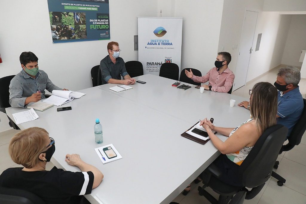 Meio Ambiente reúne Comissão de Estudo para novo modelo de coleta de lixo em Cascavel