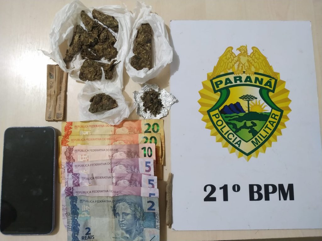 Jovem de 21 anos é detido pela PM com porções de maconha em Renascença