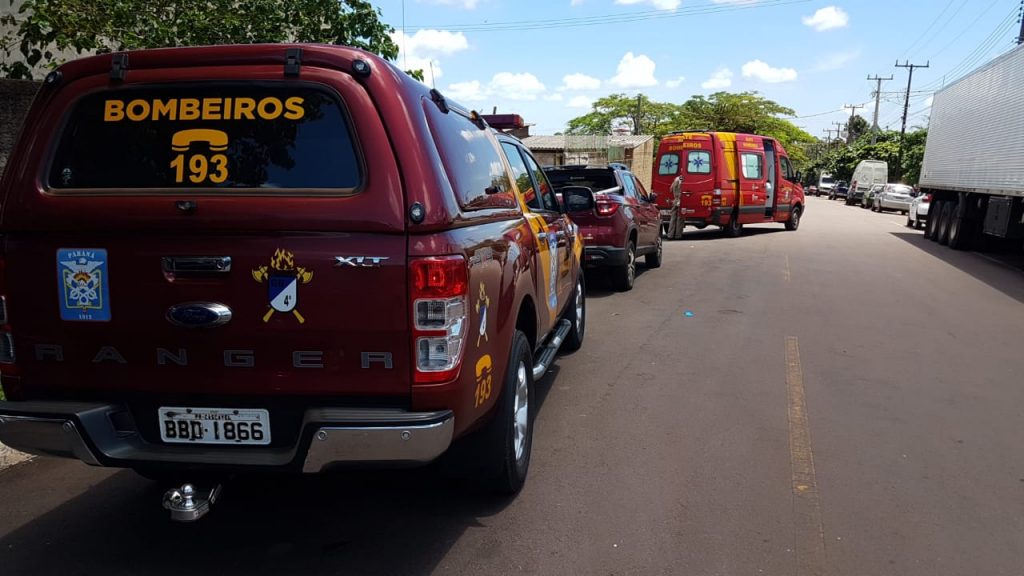 Homem de 42 anos fratura o fêmur ao cair de telhado de barracão em núcleo industrial às margens da BR-277