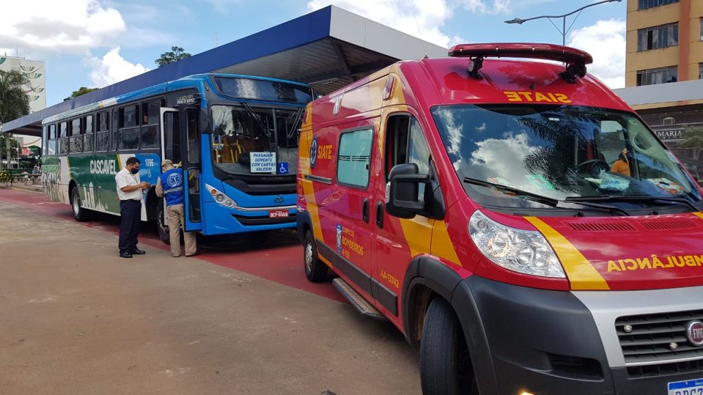 Idosa sofre queda dentro de ônibus coletivo e Corpo de Bombeiros é acionado