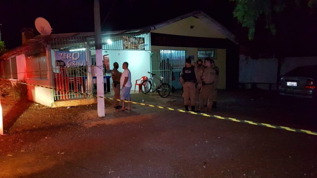 Homem é executado com vários tiros em bar no Bairro Brasmadeira