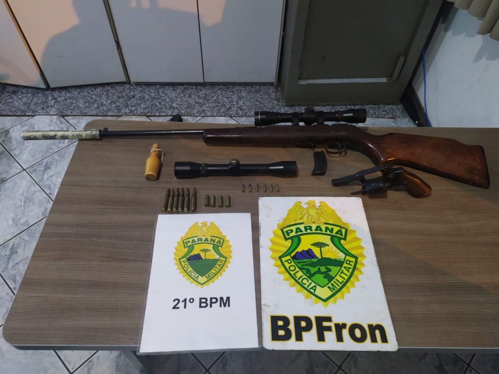 BPFron e 21ºBPM apreendem armas de fogo e munições em Francisco Beltrão