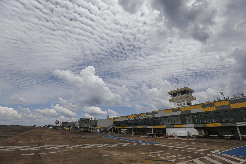Ampliação da pista do Aeroporto de Foz do Iguaçu alcança 85%