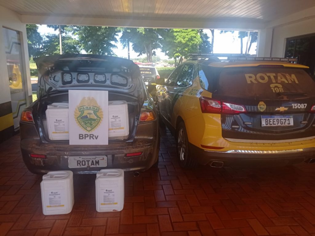 Rotam da PRE de Cascavel realiza apreensão de agrotóxicos contrabandeados na PR-488, em Diamante do Oeste