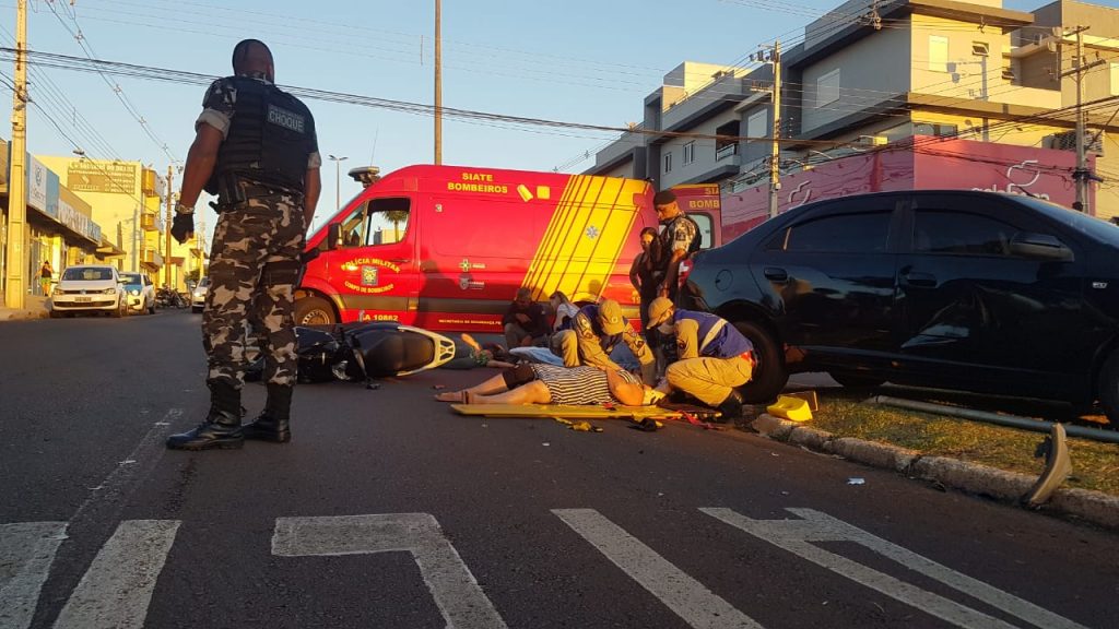 Duas mulheres ficam feridas em acidente na AV. Brasil com a Rua Valdemar Bonn