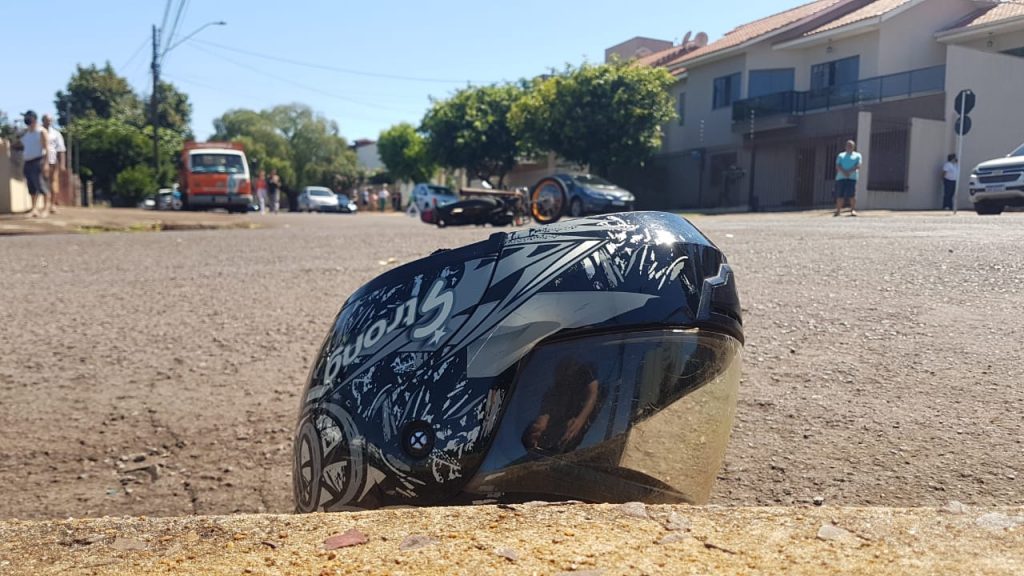 Mulher de 32 anos fica ferida ao se envolver em acidente de trânsito na Rua Souza Naves, no Bairro Parque São Paulo Mulher de 32 anos fica ferida ao se envolver em acidente de trânsito na Rua Souza Naves, no Bairro Parque São Paulo