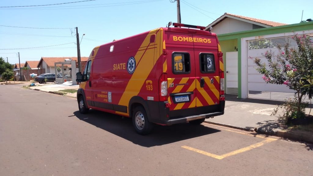 Idosa fica ferida ao cair em residência no Conjunto Riviera Idosa fica ferida ao cair em residência no Conjunto Riviera