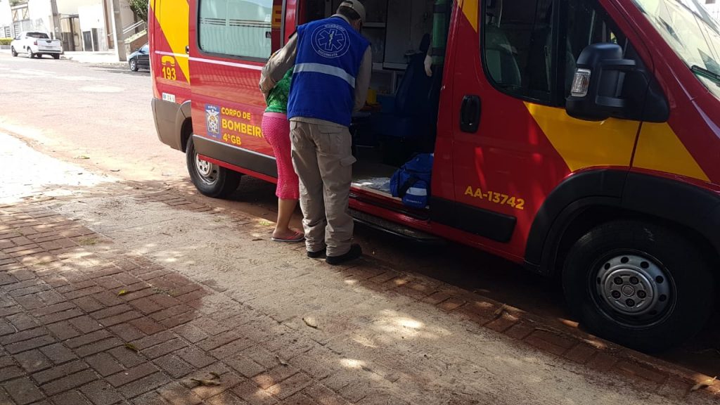 Mulher de 69 anos é socorrida após sofrer queda em residência no Bairro Neva