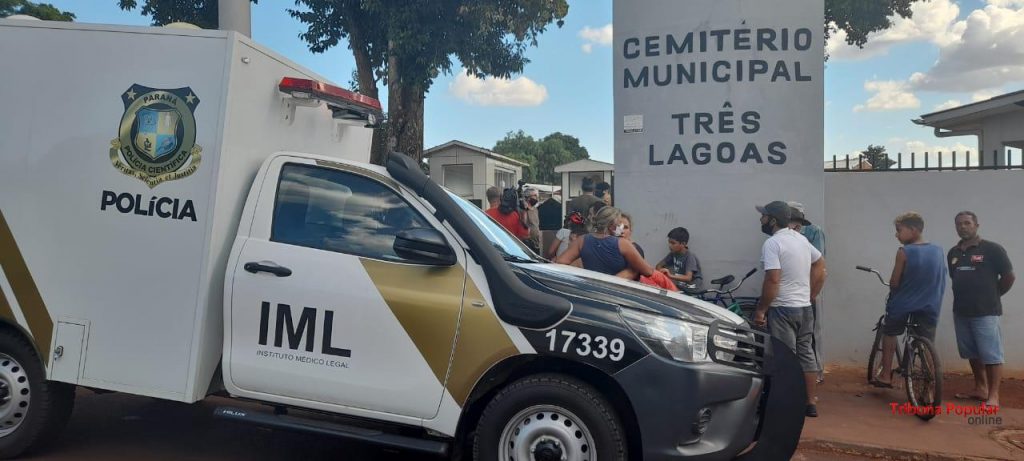 Homem é executado a tiros dentro de cemitério em Foz do Iguaçu Homem é executado a tiros dentro de cemitério em Foz do Iguaçu