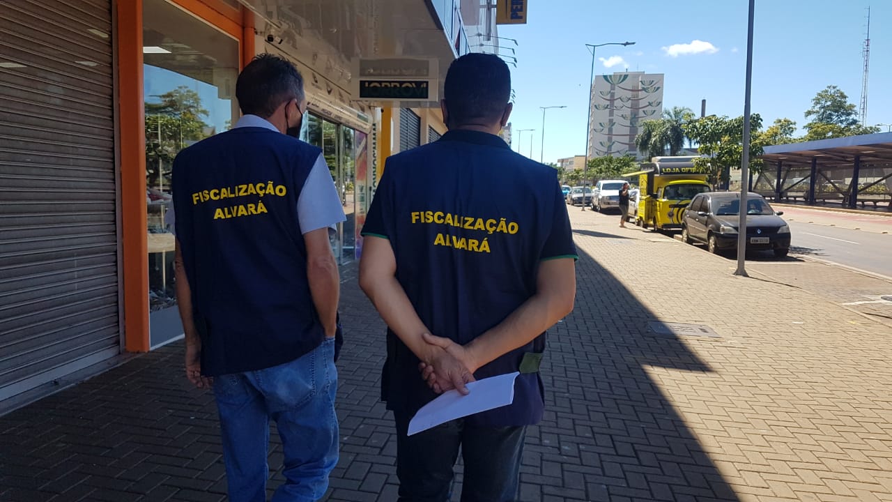 Durante o Decreto, funcionários podem trabalhar em atividades internas mesmo com a empresa fechada? Advogada explica