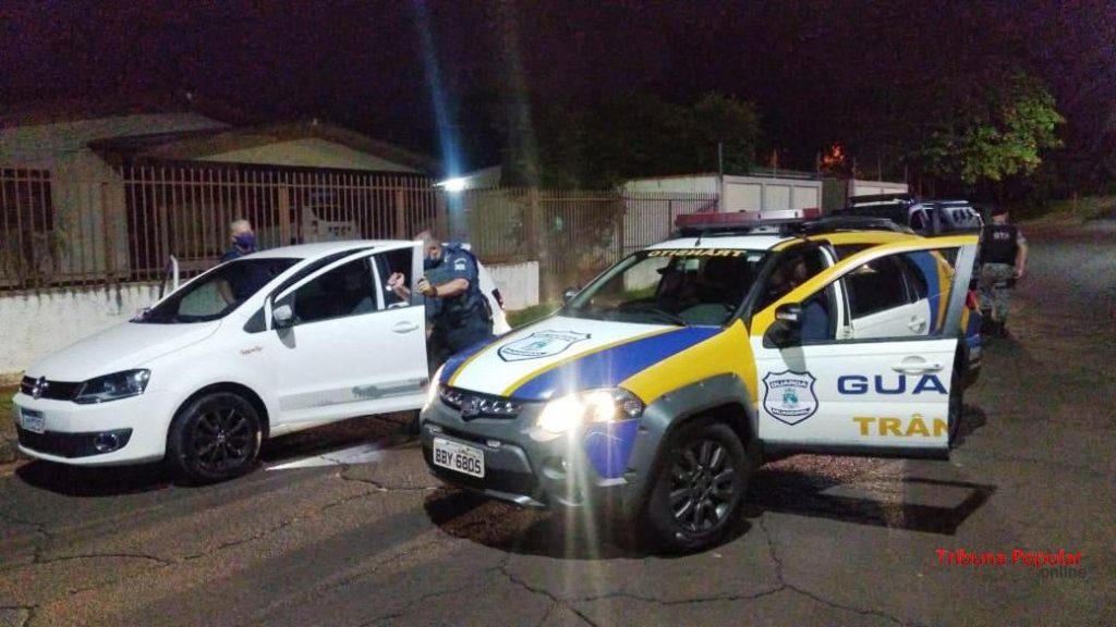 Condutor é preso após colidir contra a viatura da Guarda Municipal em Foz do Iguaçu Condutor é preso após colidir contra a viatura da Guarda Municipal em Foz do Iguaçu