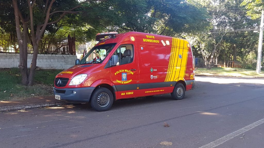 Dois homens ficam feridos após caírem de moto na Rua Selvino Casagrande, no Bairro Alto Alegre