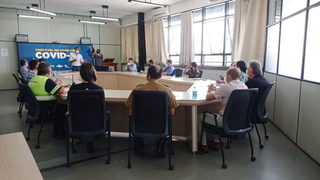 Reunião emergencial na Prefeitura de Cascavel discute atual momento da pandemia