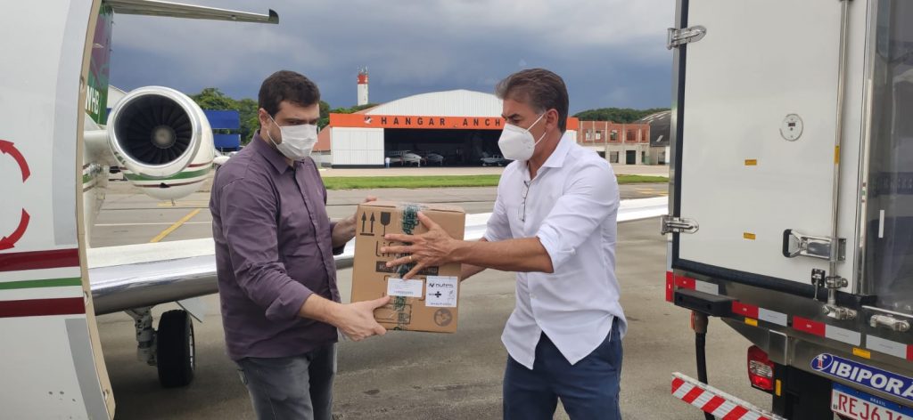 Paranhos e Stefanello retornam de São Paulo trazendo 15 respiradores para uso em Cascavel Paranhos e Stefanello retornam de São Paulo trazendo 15 respiradores para uso em Cascavel