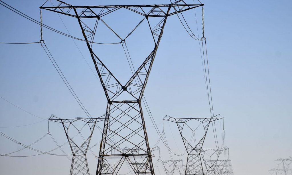 Senado aprova redução na tarifa de energia elétrica por 5 anos