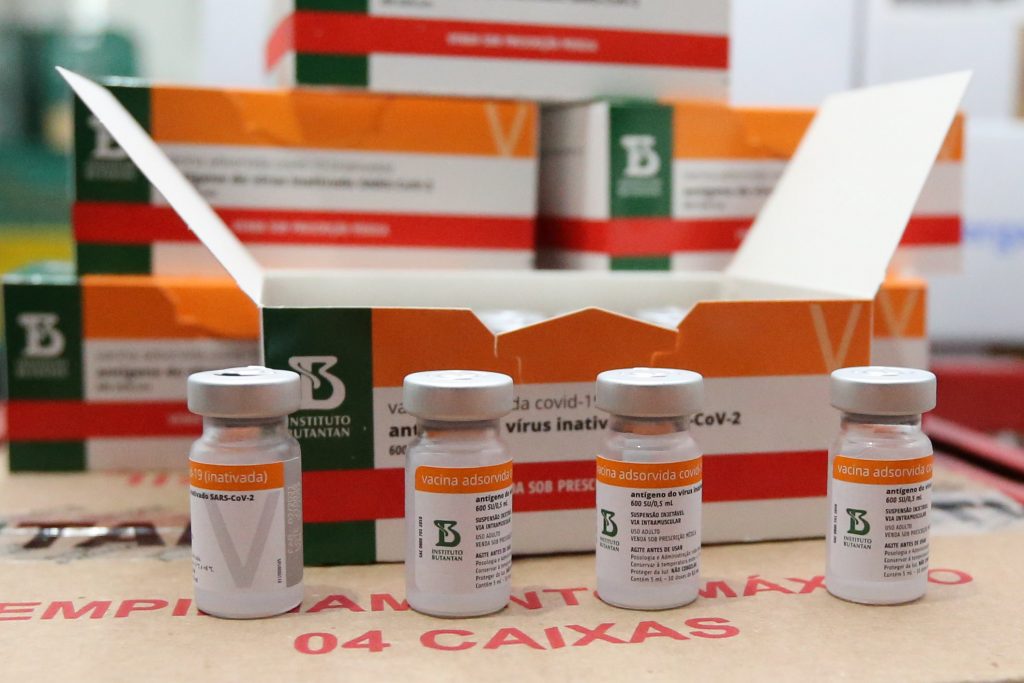 Paraná receberá mais 146,8 mil doses de vacinas contra Covid-19 Paraná receberá mais 146,8 mil doses de vacinas contra Covid-19