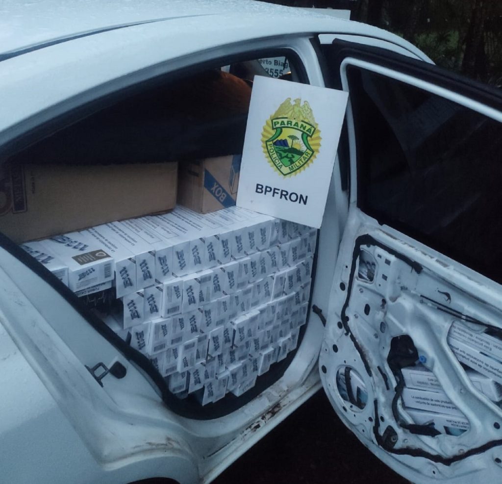 BPFron apreende veículo carregado com cigarros contrabandeados em Cascavel
