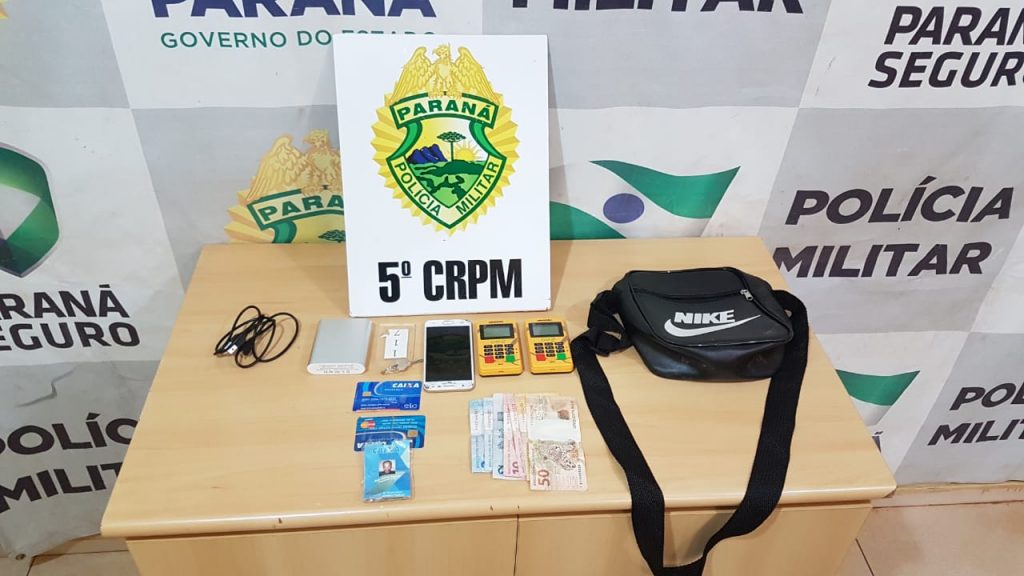 Suspeito de aplicar o ‘golpe do cartão’ é detido por policial de folga no Santo Onofre Suspeito de aplicar o ‘golpe do cartão’ é detido por policial de folga no Santo Onofre